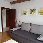 Apartment Apple