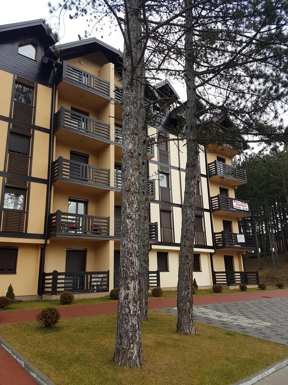 Apple Apartment *